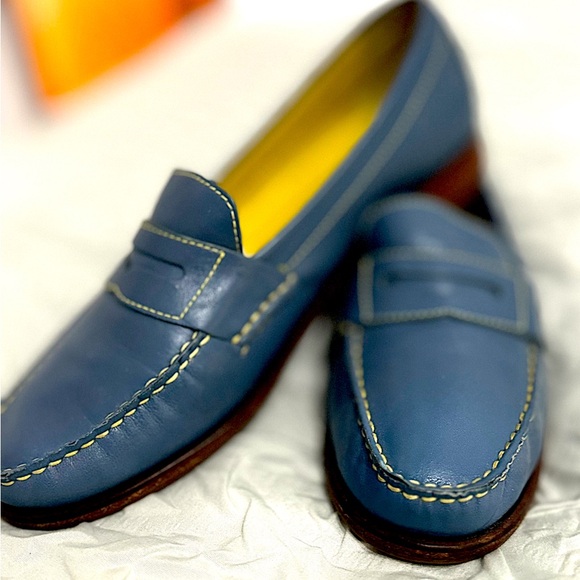 Cole Haan Shoes - Cole Haan loafer. Like New